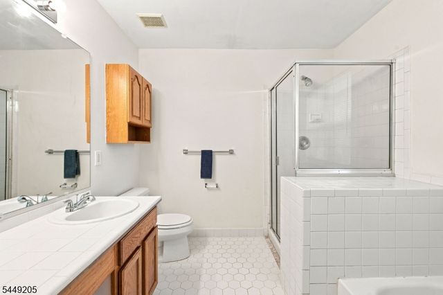 9 Gallop Ln, Franklin Twp., NJ 08873