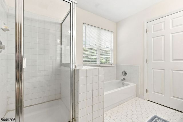 9 Gallop Ln, Franklin Twp., NJ 08873