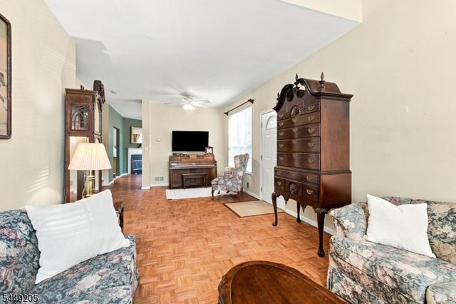 9 Gallop Ln, Franklin Twp., NJ 08873