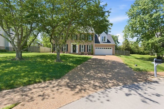 2029 Trenton Dr, Spring Hill, TN 37174