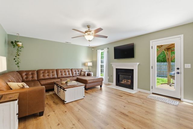 2029 Trenton Dr, Spring Hill, TN 37174