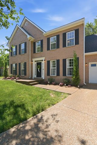2029 Trenton Dr, Spring Hill, TN 37174
