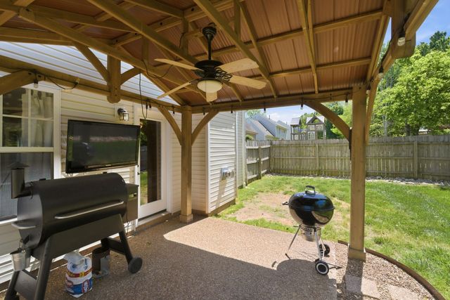 2029 Trenton Dr, Spring Hill, TN 37174
