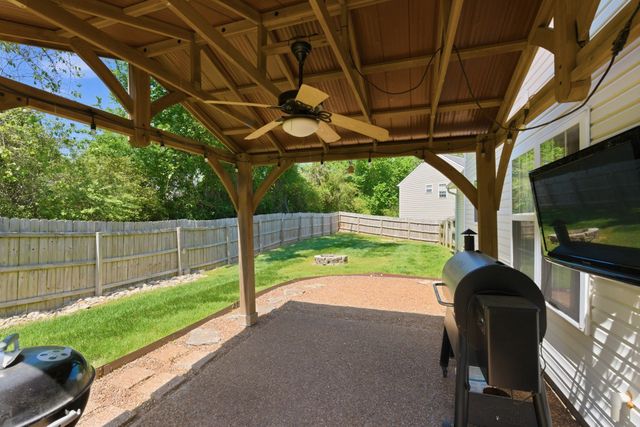 2029 Trenton Dr, Spring Hill, TN 37174