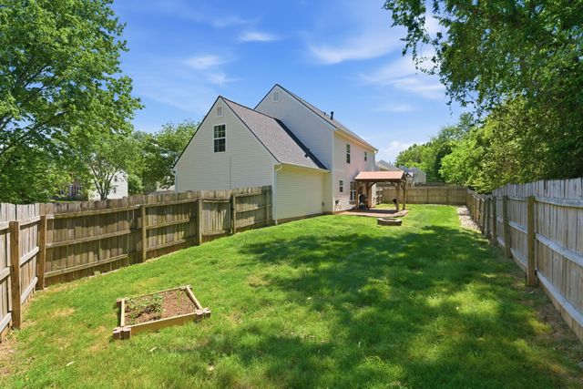 2029 Trenton Dr, Spring Hill, TN 37174