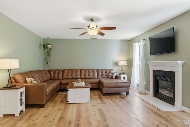 2029 Trenton Dr, Spring Hill, TN 37174