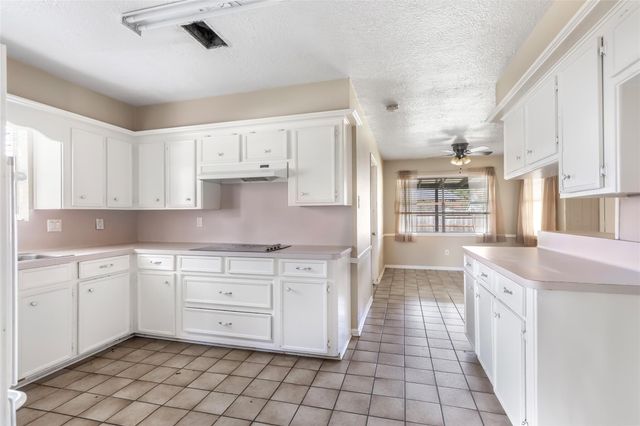 5603 Mossy Timbers Drive, Humble, TX 77346