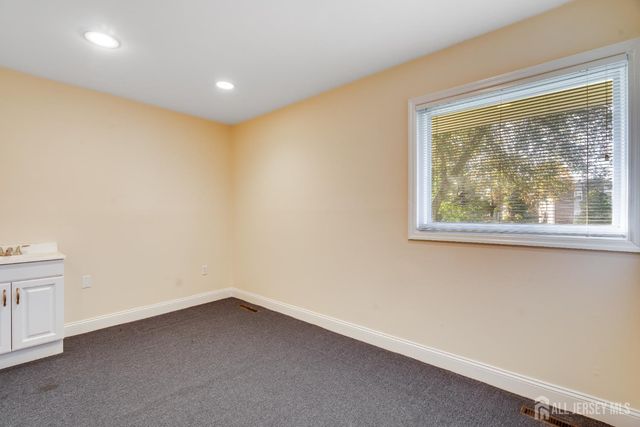 5 Stanworth Road, South Brunswick, NJ 08824