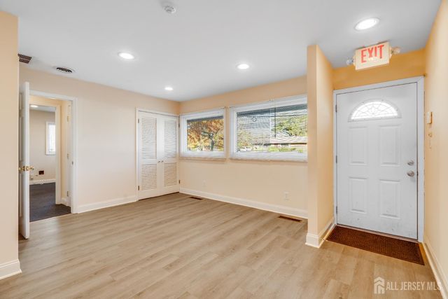 5 Stanworth Road, South Brunswick, NJ 08824