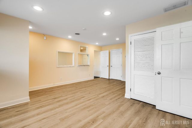 5 Stanworth Road, South Brunswick, NJ 08824