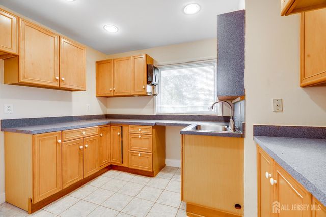 5 Stanworth Road, South Brunswick, NJ 08824