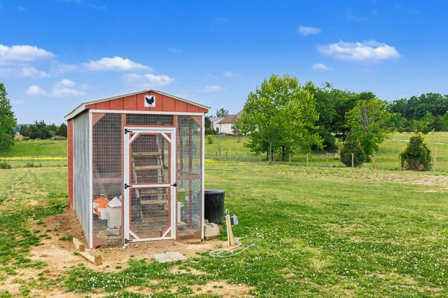 1961 Egypt Rd, Chapel Hill, TN 37034