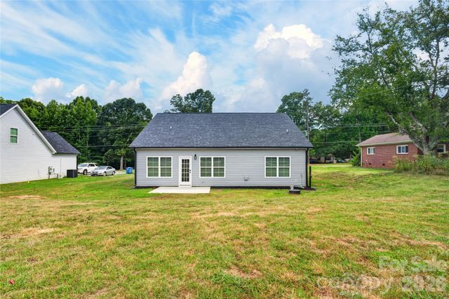 687 Deadmon Road, Mocksville, NC 27028