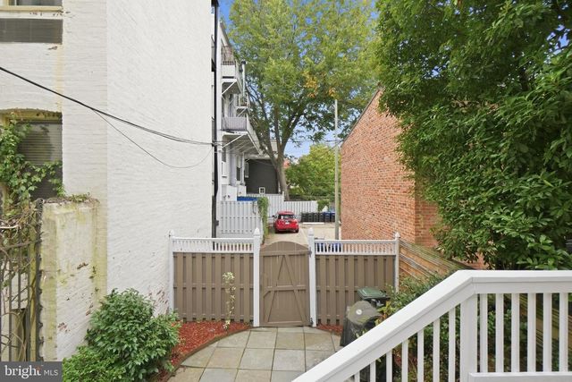 1826 15TH ST NW, Washington, DC 20009