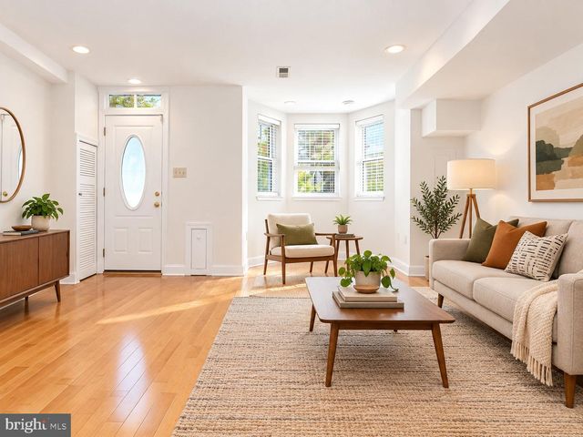 1826 15TH ST NW, Washington, DC 20009