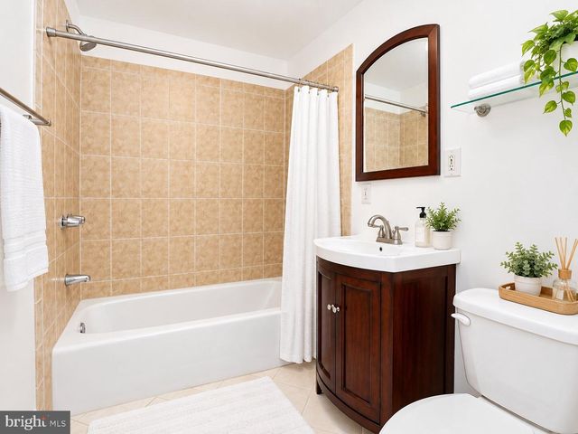 1826 15TH ST NW, Washington, DC 20009