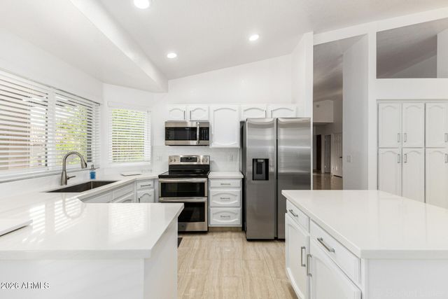 9907 E WOOD Drive, Scottsdale, AZ 85260