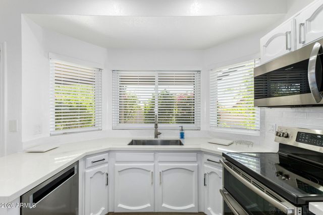 9907 E WOOD Drive, Scottsdale, AZ 85260