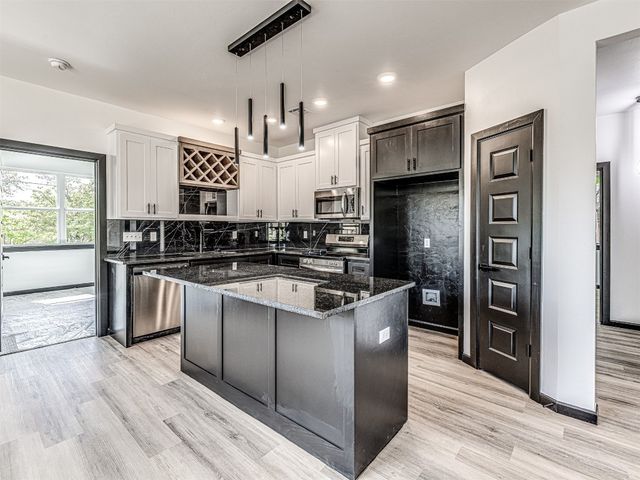 4419 Meadowpark Drive, Midwest City, OK 73110
