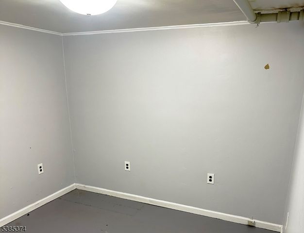 53 Pallant Ave, Linden City, NJ 07036