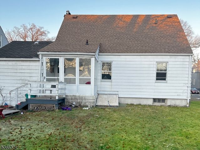 53 Pallant Ave, Linden City, NJ 07036
