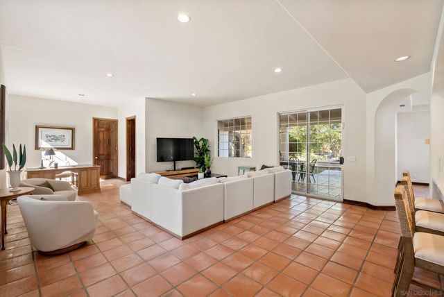 28889 Anderson Ct., Escondido, CA 92026