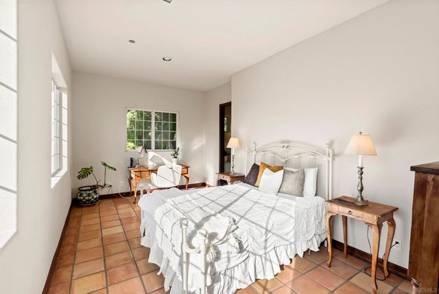 28889 Anderson Ct., Escondido, CA 92026