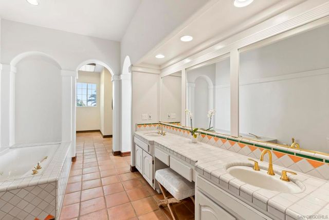 28889 Anderson Ct., Escondido, CA 92026