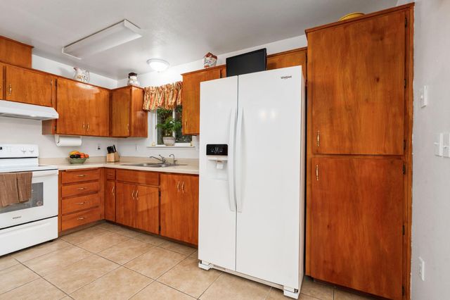 23663 Las Palmas Avenue, Madera, CA 93637