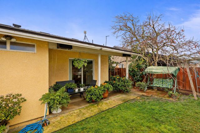 23663 Las Palmas Avenue, Madera, CA 93637