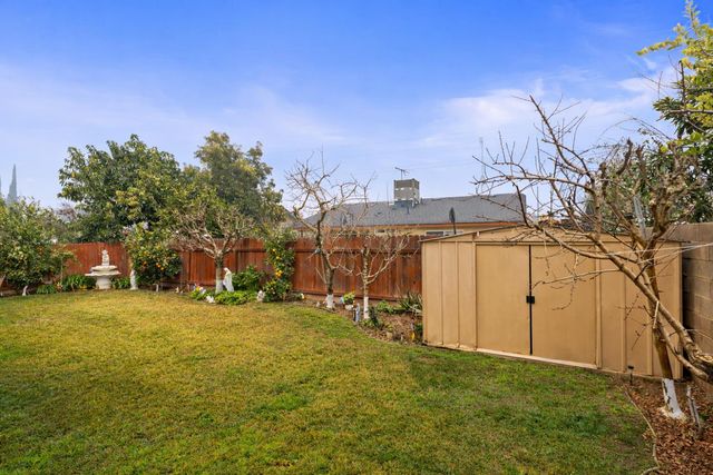 23663 Las Palmas Avenue, Madera, CA 93637