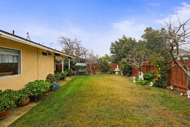 23663 Las Palmas Avenue, Madera, CA 93637