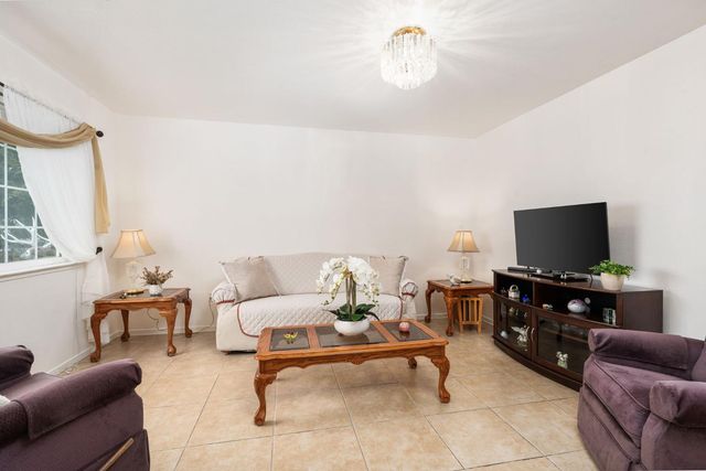 23663 Las Palmas Avenue, Madera, CA 93637