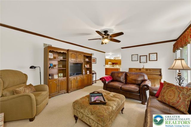 5292 Hanover Drive, Lower Macungie Twp, PA 18106
