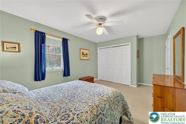 5292 Hanover Drive, Lower Macungie Twp, PA 18106