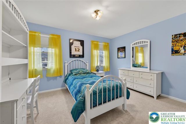 5292 Hanover Drive, Lower Macungie Twp, PA 18106