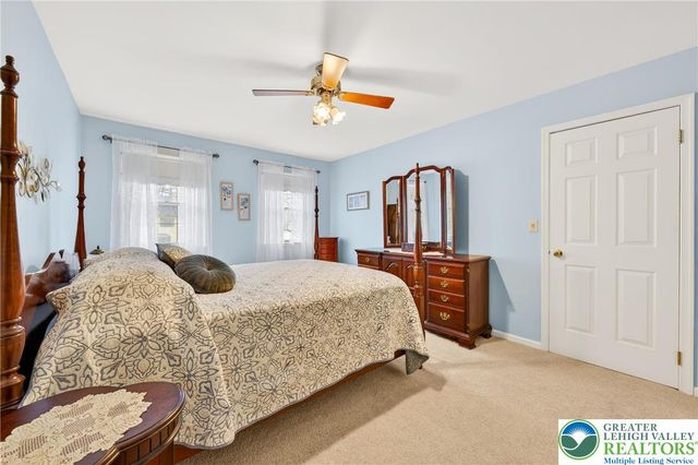 5292 Hanover Drive, Lower Macungie Twp, PA 18106