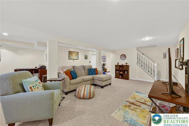 5292 Hanover Drive, Lower Macungie Twp, PA 18106