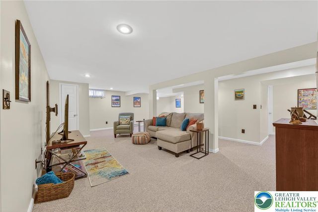 5292 Hanover Drive, Lower Macungie Twp, PA 18106