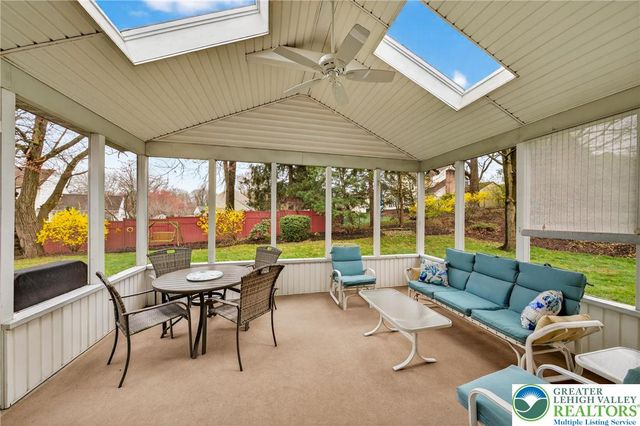 5292 Hanover Drive, Lower Macungie Twp, PA 18106