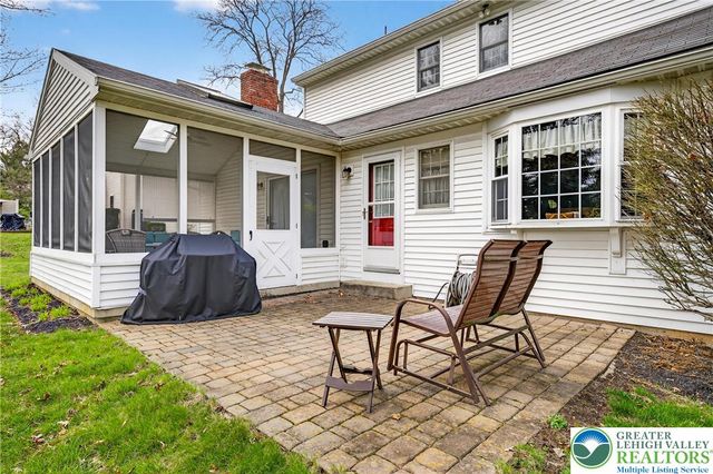 5292 Hanover Drive, Lower Macungie Twp, PA 18106