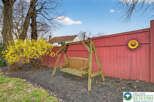 5292 Hanover Drive, Lower Macungie Twp, PA 18106