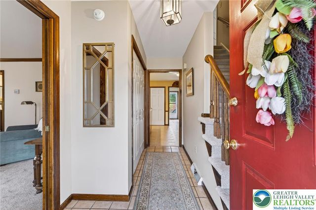 5292 Hanover Drive, Lower Macungie Twp, PA 18106
