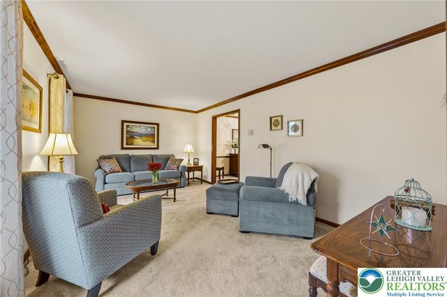 5292 Hanover Drive, Lower Macungie Twp, PA 18106