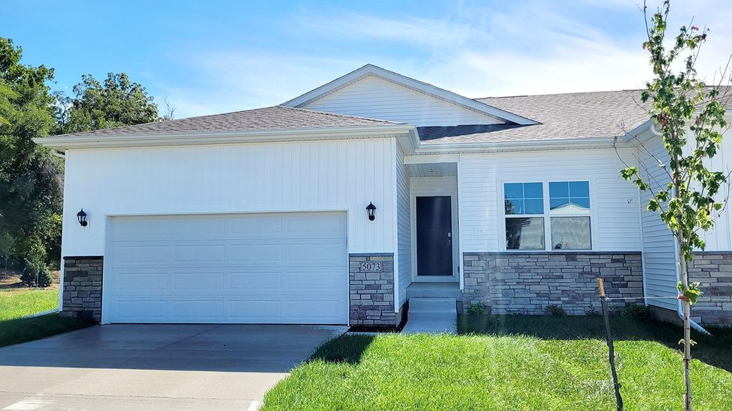 497 Kinley Drive, Waukee, IA 50263