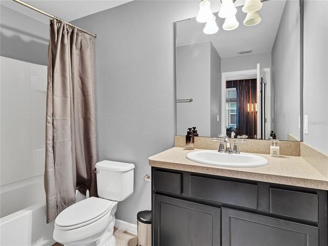 5019 BLUE LATAN LANE, Tampa, FL 33610