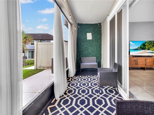 5019 BLUE LATAN LANE, Tampa, FL 33610