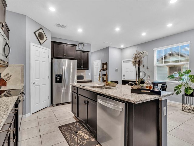 5019 BLUE LATAN LANE, Tampa, FL 33610