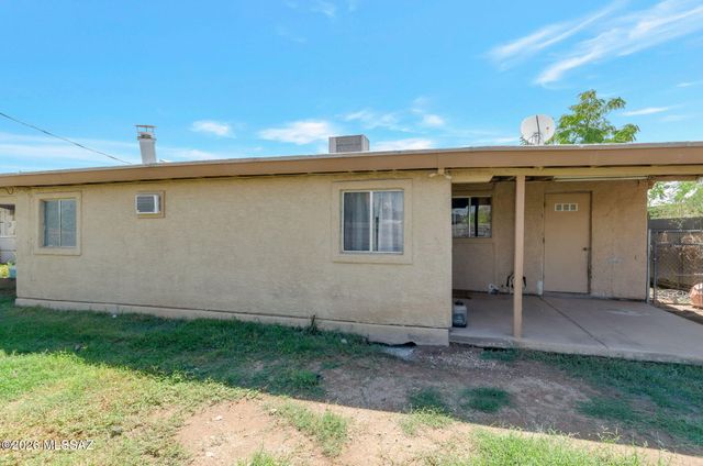 2416 S Forgeus Stravenue, Tucson, AZ 85713