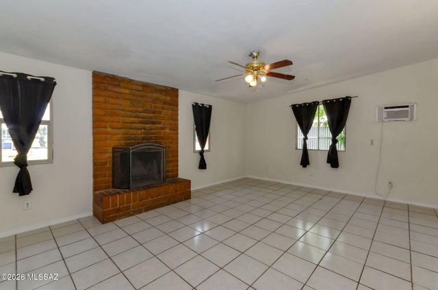 2416 S Forgeus Stravenue, Tucson, AZ 85713